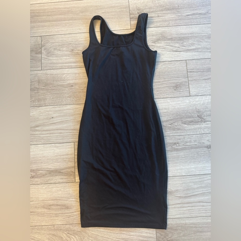 Elegant Black Midi Sleeveless Dress